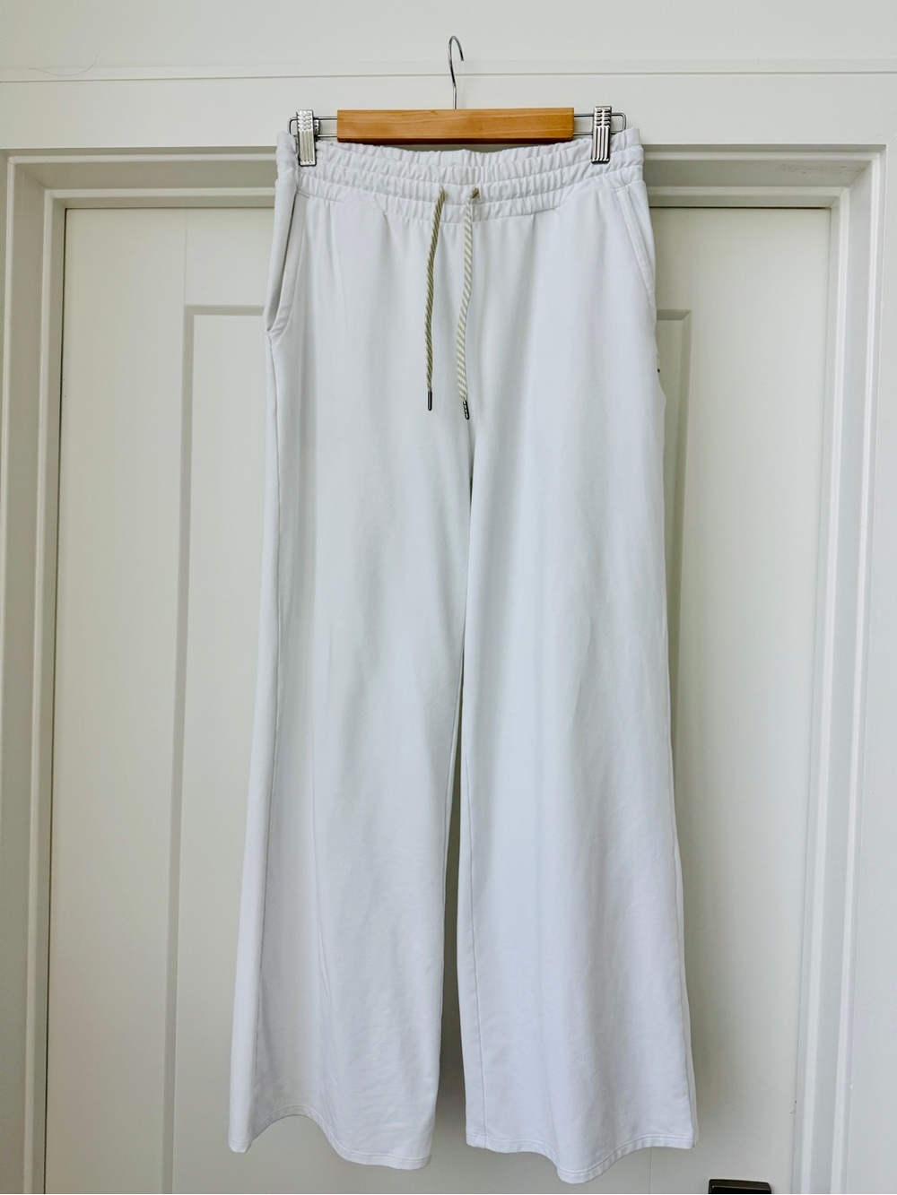 Vuori Halo Essential Wideleg Pants White S DreamKnit